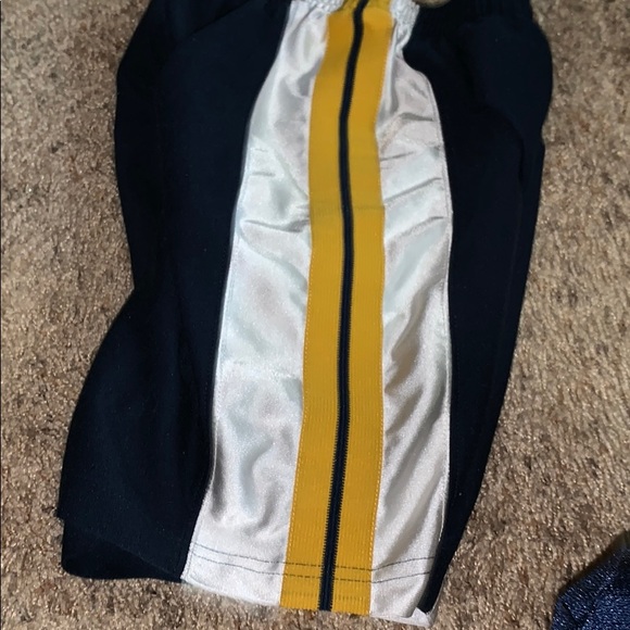 Nike kids Basketball shirt and shorts - Picture 8 of 8